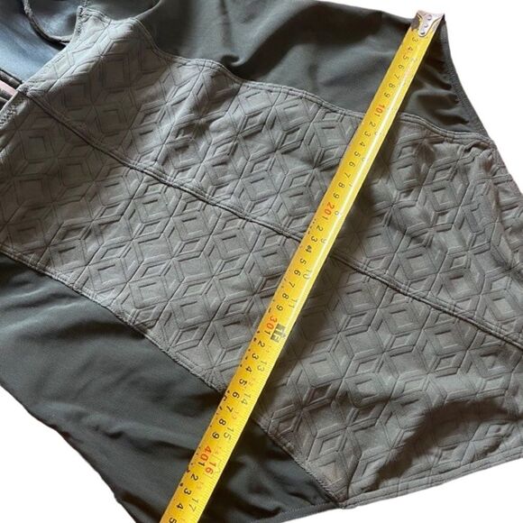 Robyn Lawley Swimsuit (Curves) Olive Green Jacquard Print Size 16 - Picture 8 of 10